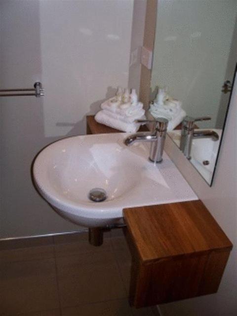 Mahitahi Lodge Брус Бей Стая снимка